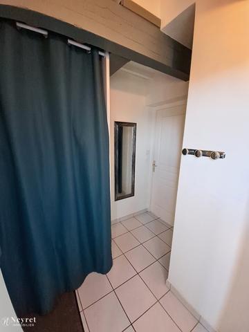 A ne pas rater !!! T2 de 44,43 m² avec stationnement privatif dans petite copropriété de 6 lots sécurisée,