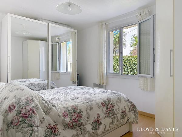 Plain-pied T4-5 sur 1000m² de terrain paysagé