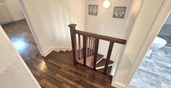 Belle Maison en Pierre ou de Caractère de 112 m² Rénovée avec Goût avec sa Cour fermée de 12 m², Terrasse de 56 m², Vérandas Chauffées, Garage de 32 m² avec Buanderie, Chaufferie PAC Air-Eau, Cuisine d'été et Terrain clos, arborés de 286 m² avec son Barbe