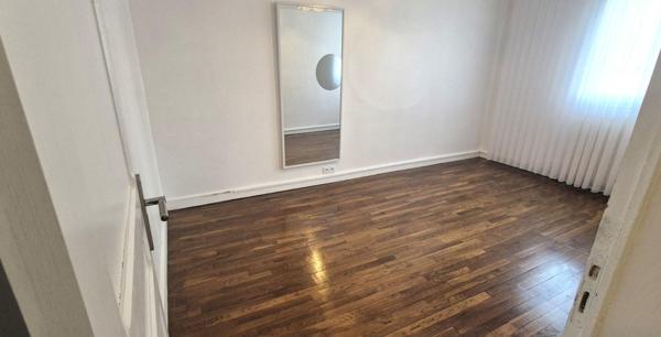 Belle Maison en Pierre ou de Caractère de 112 m² Rénovée avec Goût avec sa Cour fermée de 12 m², Terrasse de 56 m², Vérandas Chauffées, Garage de 32 m² avec Buanderie, Chaufferie PAC Air-Eau, Cuisine d'été et Terrain clos, arborés de 286 m² avec son Barbe