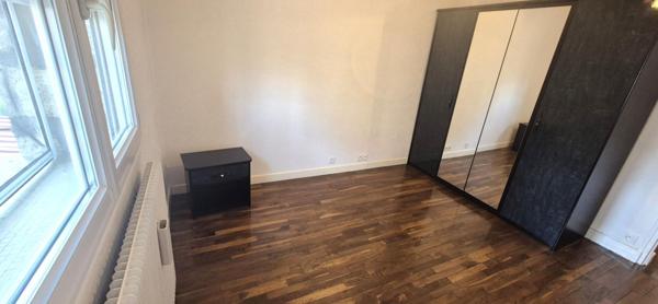 Belle Maison en Pierre ou de Caractère de 112 m² Rénovée avec Goût avec sa Cour fermée de 12 m², Terrasse de 56 m², Vérandas Chauffées, Garage de 32 m² avec Buanderie, Chaufferie PAC Air-Eau, Cuisine d'été et Terrain clos, arborés de 286 m² avec son Barbe