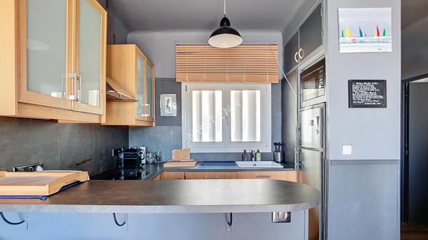 Charmant 2 pieces avec vue splendide sur le Grand Bleu !