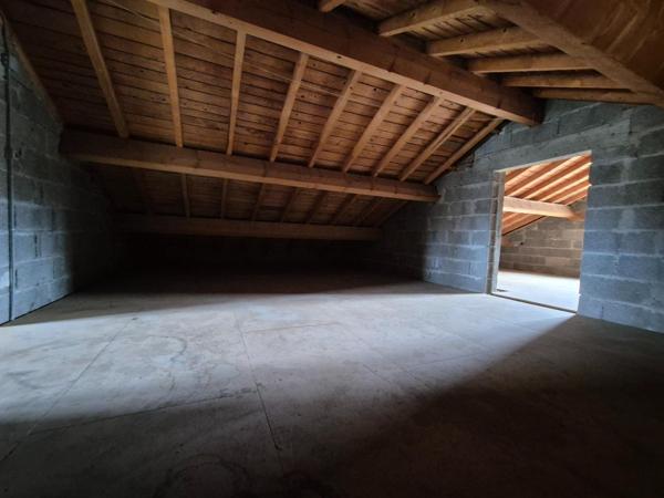 Maison à SURY-LE-COMTAL, 42450 - 6 pièces 150m²