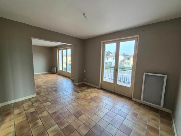 Maison à SURY-LE-COMTAL, 42450 - 6 pièces 150m²