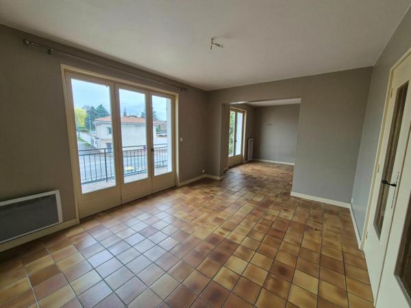 Maison à SURY-LE-COMTAL, 42450 - 6 pièces 150m²