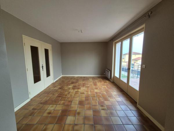 Maison à SURY-LE-COMTAL, 42450 - 6 pièces 150m²