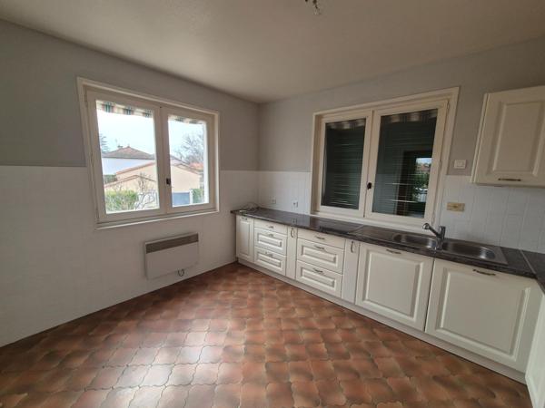 Maison à SURY-LE-COMTAL, 42450 - 6 pièces 150m²