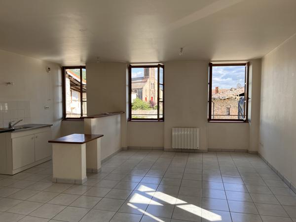 T2 AVEC CAVE ET STATIONNEMENT - VALSONNE