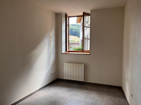 T2 AVEC CAVE ET STATIONNEMENT - VALSONNE