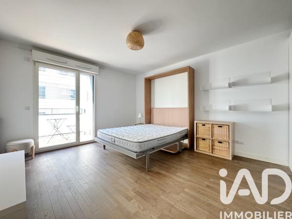 Location studio 27 m² Issy-les-Moulineaux