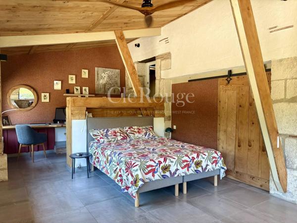 Proche de Pujols et le Lot – Élégante propriété de caractère de 5 chambres avec piscine chauffée et superbe parc arboré