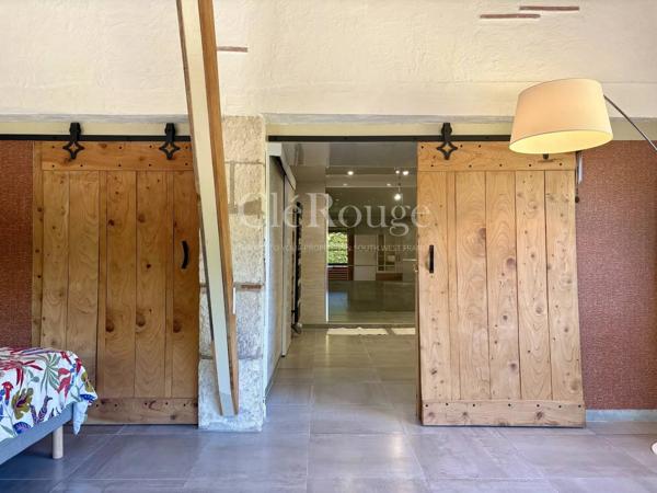 Proche de Pujols et le Lot – Élégante propriété de caractère de 5 chambres avec piscine chauffée et superbe parc arboré