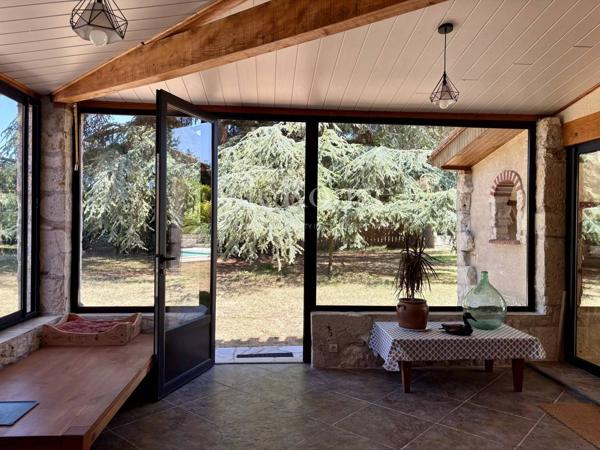 Proche de Pujols et le Lot – Élégante propriété de caractère de 5 chambres avec piscine chauffée et superbe parc arboré
