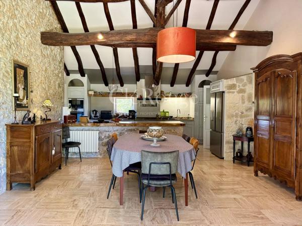 Proche de Pujols et le Lot – Élégante propriété de caractère de 5 chambres avec piscine chauffée et superbe parc arboré