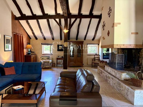 Proche de Pujols et le Lot – Élégante propriété de caractère de 5 chambres avec piscine chauffée et superbe parc arboré