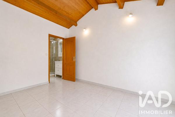 Maison à vendre 5 pièces 110 m² Cuges-les-Pins