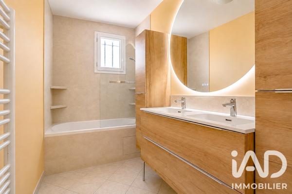 Maison à vendre 5 pièces 110 m² Cuges-les-Pins
