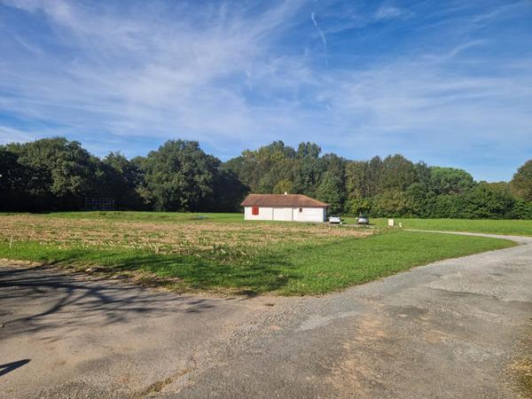 Terrain constructible à Urrugne 705 m2