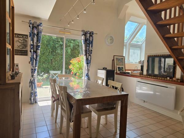 Maison familiale lumineuse d'environ 104 m² sur un terrain de 620 m² à MELESSE