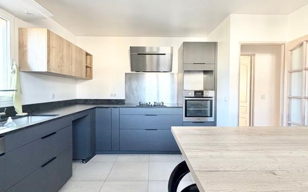 Maison à vendre    6 pièces • 169 m2 Chartres