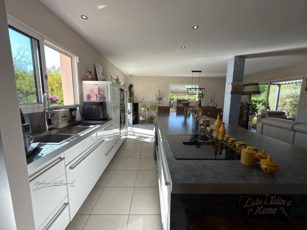 Maison R+1 de 2009 avec piscine, calme et confort