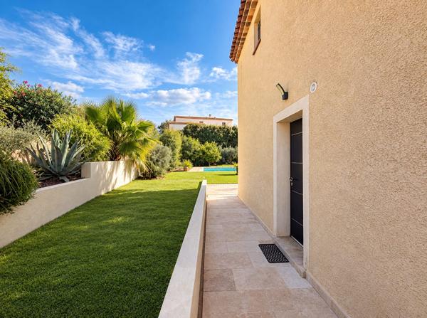 Les-Pennes-Mirabeau - Maison  5 pièces d'environ 96m²  avec piscine, jardin, climatisation, secteur calme