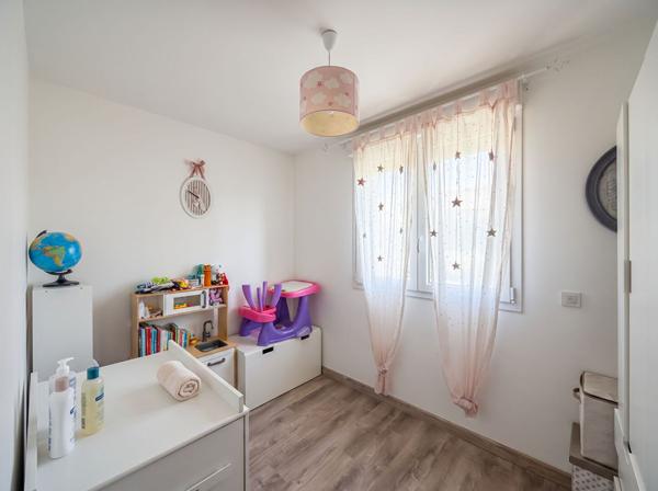Les-Pennes-Mirabeau - Maison  5 pièces d'environ 96m²  avec piscine, jardin, climatisation, secteur calme