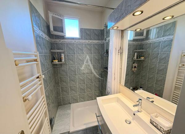 * Maison de ville aux Parclairs : emplacement idéal ! *