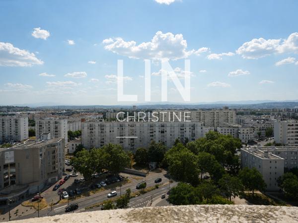 Appartement
         4 pièces
        - 78 m² Exclusivité 175 000 € *