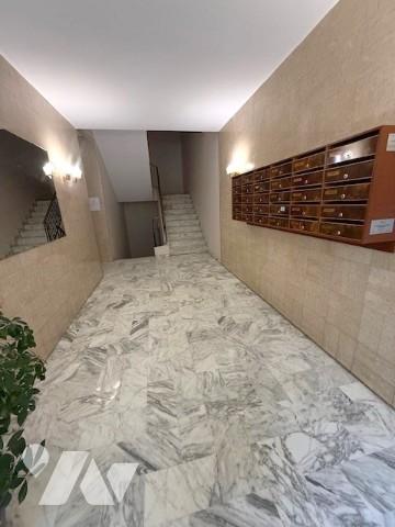 3 pièces à remettre au gout du jour - Nice Saint Sylvestre - Terrasse, balcons, cave et parking.