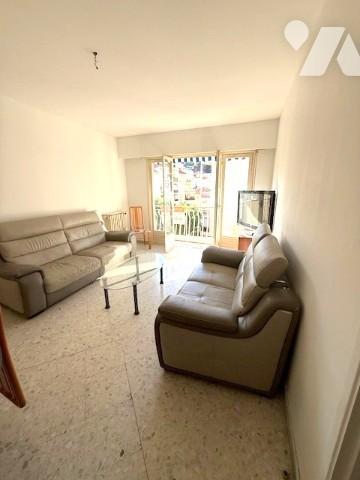 3 pièces à remettre au gout du jour - Nice Saint Sylvestre - Terrasse, balcons, cave et parking.