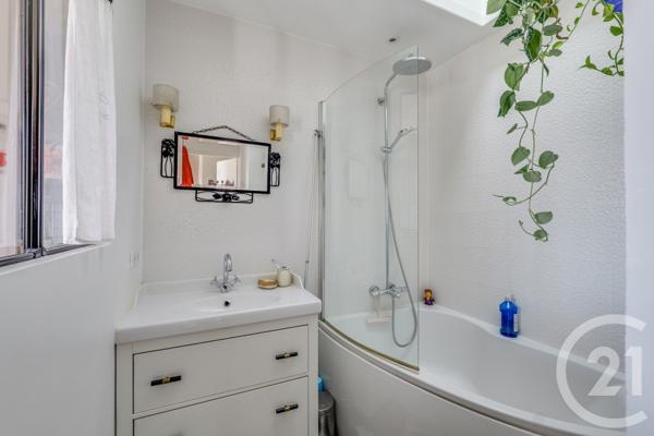 Appartement F4 à vendre  4 pièces - 72,77 m2 PARIS - 75018