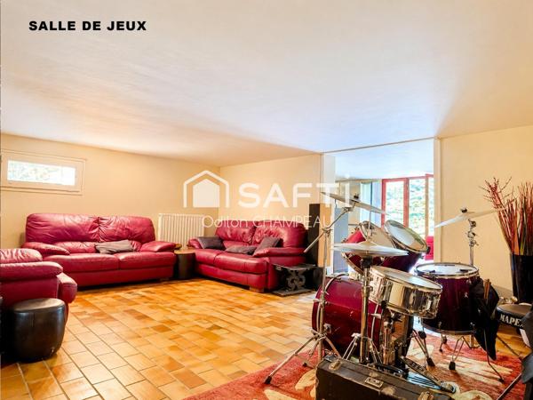 Maison T5 de standing de 138m2 + sous-sol aménagé avec piscine