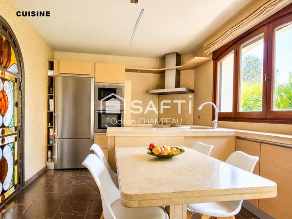 Maison T5 de standing de 138m2 + sous-sol aménagé avec piscine