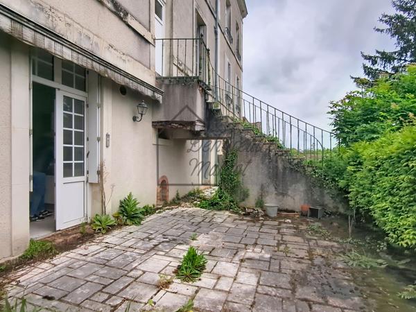 Immeuble
         10 pièces
        - 247 m² 203 000 € *