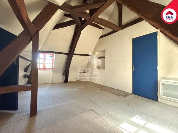 Rennes - Manoir XVIIIe, dernier étage, T2 plein de charme