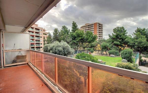 Appartement à vendre    2 pièces • 67 m2 Marseille 6