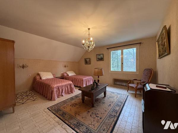 PARGNY LES REIMS- Maison T6 de 159m2 + 52m2 à aménager sur 3513m2 de terrain.