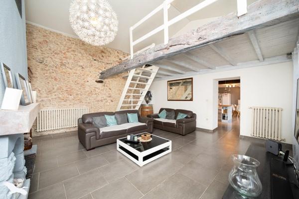 Maison à vendre |  Donnezac |  6 pièces | 200 m²