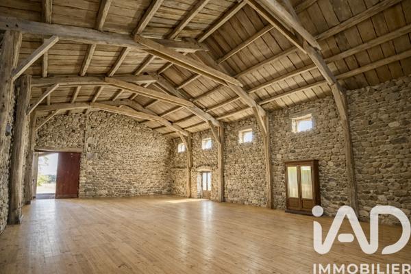 Maison à vendre 7 pièces 270 m² Saint-Jean-Lachalm