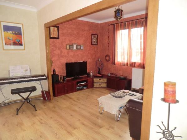 Belle maison familiale sur Crémieu sur terrain de plus de 1000 m² avec piscine