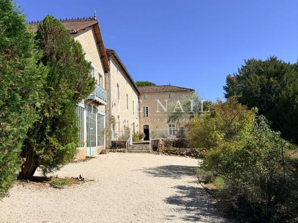 Elégant logis du XVIIIe siècle entre Angoulême et Poitiers