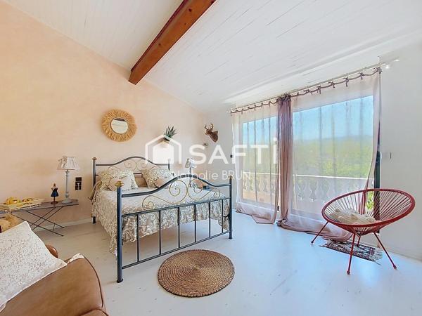 Villa de 154 m² + dépendance sur 587 m² de terrain