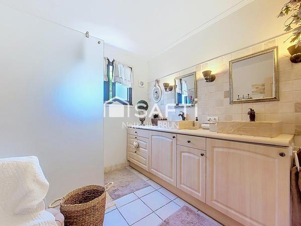 Villa de 154 m² + dépendance sur 587 m² de terrain