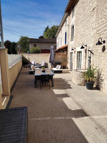 A vendre- Maison en pierre de 148 m² à Migné Auxances sur un terrain de 412 m²