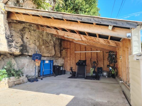 A vendre- Maison en pierre de 148 m² à Migné Auxances sur un terrain de 412 m²