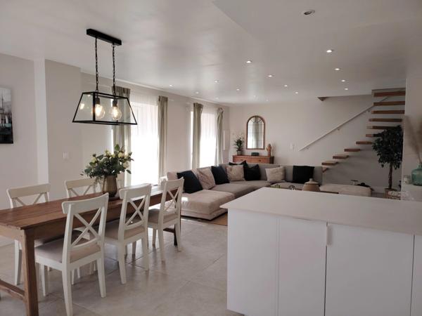 A vendre- Maison en pierre de 148 m² à Migné Auxances sur un terrain de 412 m²