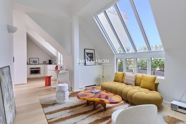 A vendre - Appartement - 75008 - Paris - Matignon/Champs Elysées - Terrasse