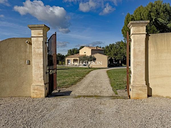 A vendre - Maison traditionnelle, au coeur du massif de la Montagnette, entre Avignon et Alpilles.