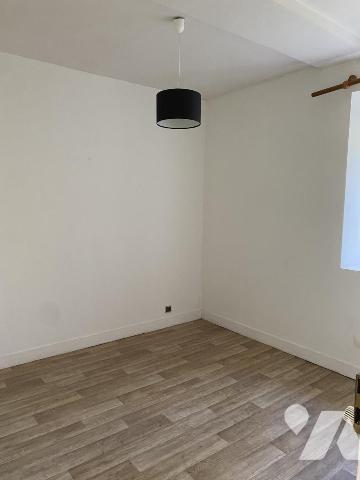 MAISON EN PIERRES A 2KM DE L'A84 sortie 39 PONT FARCY